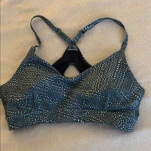 Zella clasp back sports bra with removable pads